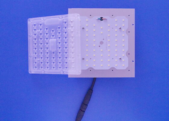 kopen van de de Serielens van PC van 64LEDs 50W de Module80x150 Graad 130-140LM/W online vervaardiging